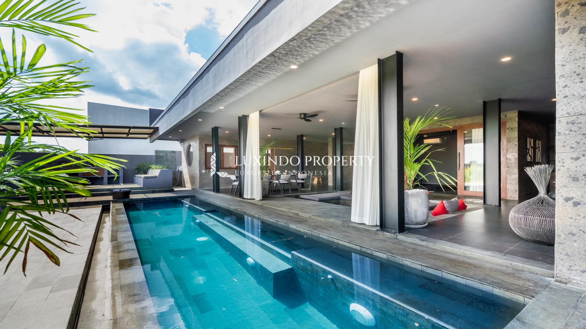 TUMBAK BAYUH - EXCEPTIONAL 6-BEDROOM INDUSTRIAL VILLA FOR LEASE (LHV965)